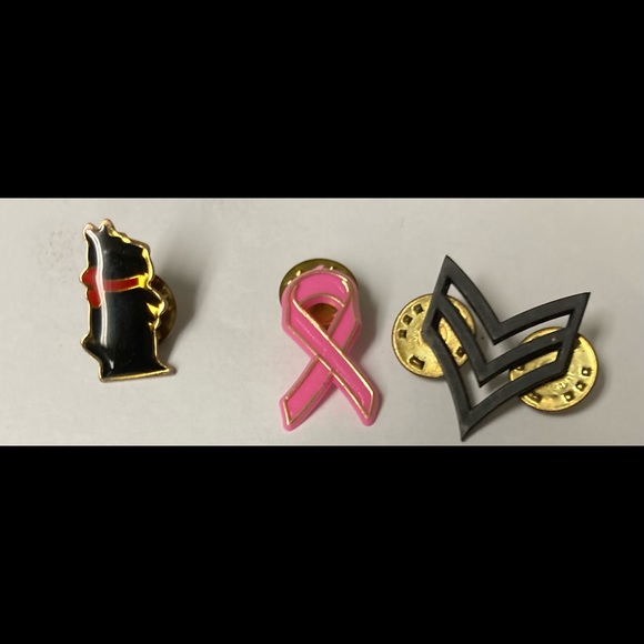 80’s vintage pin bundle - Picture 4 of 7